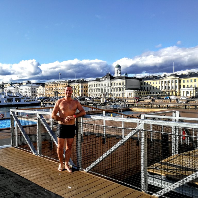 Allas Sea Pool sijaitsee Helsingin paraatipaikalla.