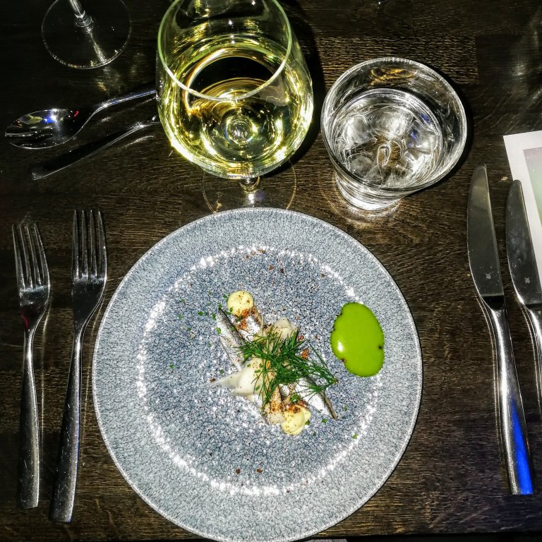 Alkuun ilahduttavasti silakkaa ja juuripersiljaa. 